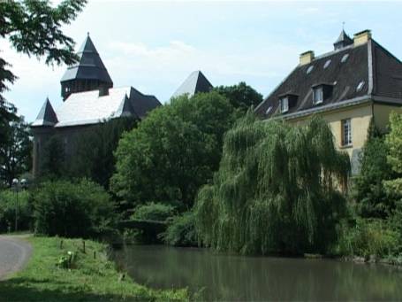 Krefeld : Wasserburg Linn, am Wassergraben